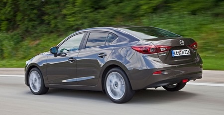 Bản sedan bên trái và